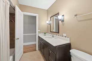 14 Timber Ln, Northbrook, IL 60062 - Photo 17