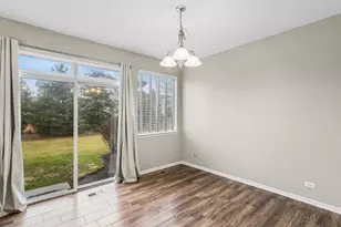 438 N Keswick Ct, Round Lake, IL 60073 - Photo 7