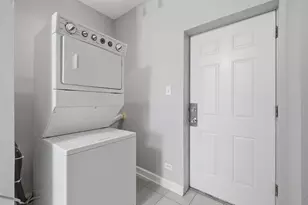 1657 N Spaulding Ave, Chicago, IL 60647 - Photo 13