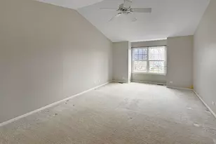 18421 W Springwood Dr, Grayslake, IL 60030 - Photo 9