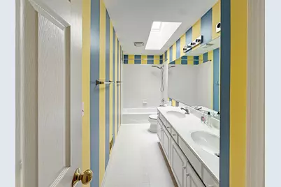 18421 W Springwood Drive, Grayslake, IL 60030 - Photo 15