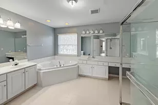 18421 W Springwood Dr, Grayslake, IL 60030 - Photo 11