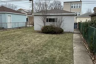 2431 Wesley Ave, Berwyn, IL 60402 - Photo 3