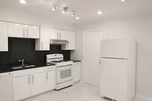 10369 Dearlove Rd, Glenview, IL 60025 - Photo 7