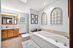 1409 Oakbrook Dr, Bloomington, IL 61704 - Photo 15