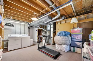 1409 Oakbrook Dr, Bloomington, IL 61704 - Photo 25