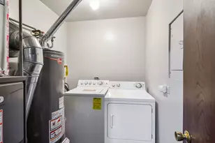 920 Zenner Ave, Aurora, IL 60505 - Photo 7