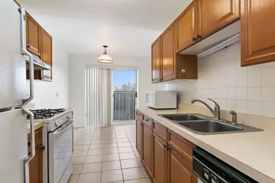 805 Leicester Road #211, Elk Grove Village, IL 60007 - Photo 5