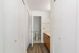 805 Leicester Rd, Elk Grove Village, IL 60007 - Photo 9