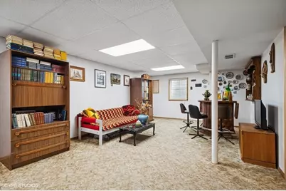 355 Hazelwood Terrace, Buffalo Grove, IL 60089 - Photo 15