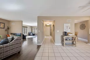 9706 Fox Shores Dr, Algonquin, IL 60102 - Photo 13