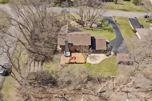 9706 Fox Shores Dr, Algonquin, IL 60102 - Photo 5