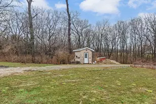 20100 Diamond Springs Rd, Shattuc, IL 62231 - Photo 5