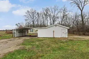 20100 Diamond Springs Rd, Shattuc, IL 62231 - Photo 3