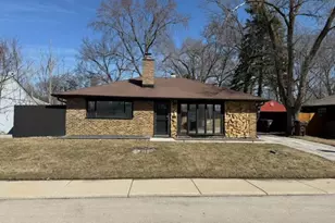 316 Mohawk St, Park Forest, IL 60466 - Photo 1