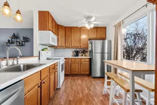 308 Peppertree Ln, Aurora, IL 60504 - Photo 3