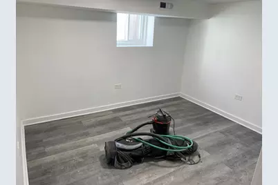 10529 S Perry Avenue, Chicago, IL 60628 - Photo 17