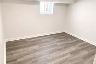 10529 S Perry Ave, Chicago, IL 60628 - Photo 15