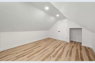 1040 W 34th Place, Chicago, IL 60608 - Photo 19