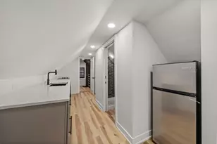 1040 W 34th Pl, Chicago, IL 60608 - Photo 17