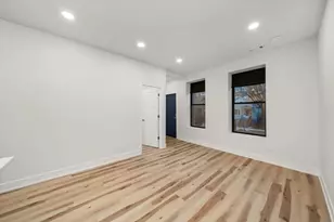 1040 W 34th Pl, Chicago, IL 60608 - Photo 5