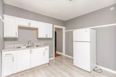 10210 S Bensley Avenue, Chicago, IL 60617 - Photo 7