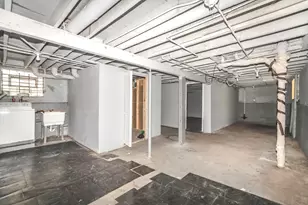 10210 S Bensley Ave, Chicago, IL 60617 - Photo 17