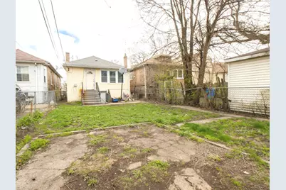 10210 S Bensley Avenue, Chicago, IL 60617 - Photo 13