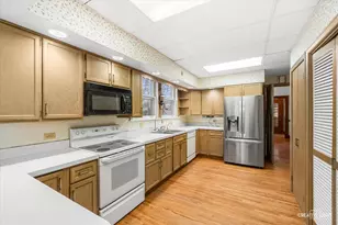 118 S Union St, Elgin, IL 60123 - Photo 9