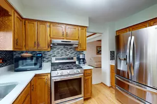 1705 Hawkins Ave, Downers Grove, IL 60516 - Photo 17
