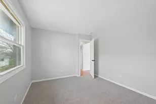 18045 Edwards Ave, Country Club Hills, IL 60478 - Photo 9