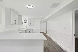 3934 N Sawyer Ave, Chicago, IL 60618 - Photo 9