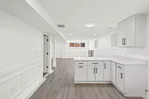 3934 N Sawyer Ave, Chicago, IL 60618 - Photo 11