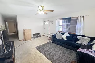 190 Sunshine Ln, Milan, IL 61264 - Photo 5