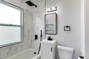 10100 S Parnell Ave, Chicago, IL 60628 - Photo 17