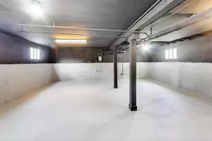 10100 S Parnell Ave, Chicago, IL 60628 - Photo 19