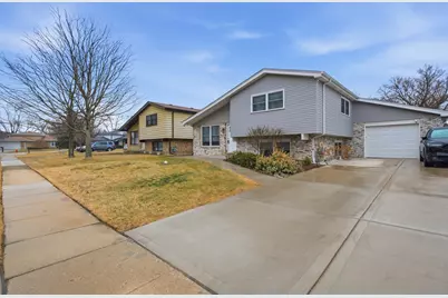 2221 Charmingfare Drive, Woodridge, IL 60517 - Photo 3