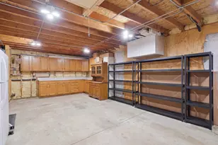 2221 Charmingfare Dr, Woodridge, IL 60517 - Photo 33