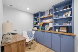 2221 Charmingfare Dr, Woodridge, IL 60517 - Photo 29