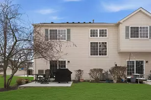 1110 Colonial Dr, Joliet, IL 60432 - Photo 5