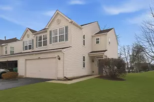 1110 Colonial Dr, Joliet, IL 60432 - Photo 3