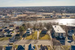 469 N Lake St, Aurora, IL 60506 - Photo 33