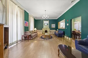 469 N Lake St, Aurora, IL 60506 - Photo 3