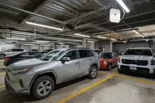 800 W Cornelia Ave, Chicago, IL 60657 - Photo 17