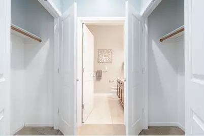 800 W Cornelia Avenue #209, Chicago, IL 60657 - Photo 11