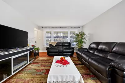 9405 S 69th Court, Oak Lawn, IL 60453 - Photo 3