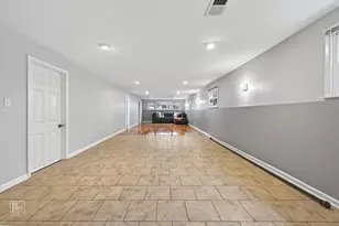 9405 S 69th Ct, Oak Lawn, IL 60453 - Photo 11