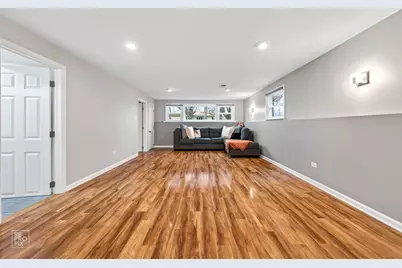 9405 S 69th Court, Oak Lawn, IL 60453 - Photo 13