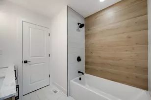 5423 N Moody Ave, Chicago, IL 60630 - Photo 13