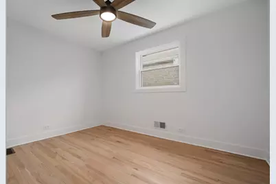 5423 N Moody Avenue, Chicago, IL 60630 - Photo 11